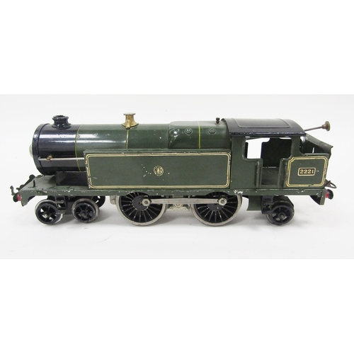 643 - Hornby 4-4-2 electric loco, no.2221 GWR green livery and tender