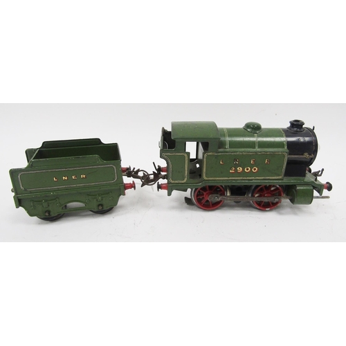 658 - Hornby 0-4-0, no.5600 maroon livery LMS and tender, Hornby 0-4-0 loco, no.2810 and tender LNER, Horn... 