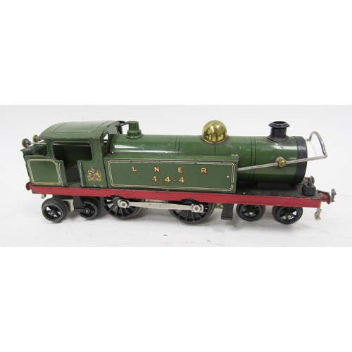 675 - Hornby 4-4-4 loco Great Western 7207, Hornby 4-4-4 loco LNER in green livery, Hornby 4-4-0 loco LNER... 