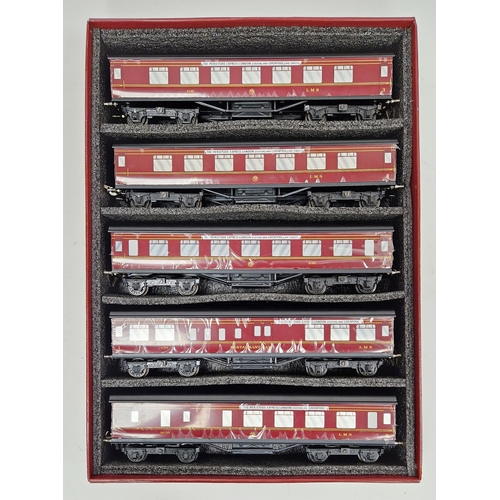 733 - Boxed Ace Trains 'Vintage 0 gauge coach set ' comprising five LMS 'The Merseyside express - London (... 