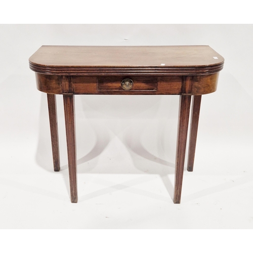 1103 - Early 19th century mahogany fold-over tea table with reeded rounded corners, single frieze drawer an... 