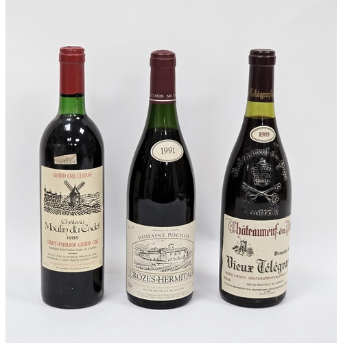 589 - Three bottle of red wine to include one of Chateauneuf-du-Pape Vieux Telegraphe, H Brunier et fils 1... 