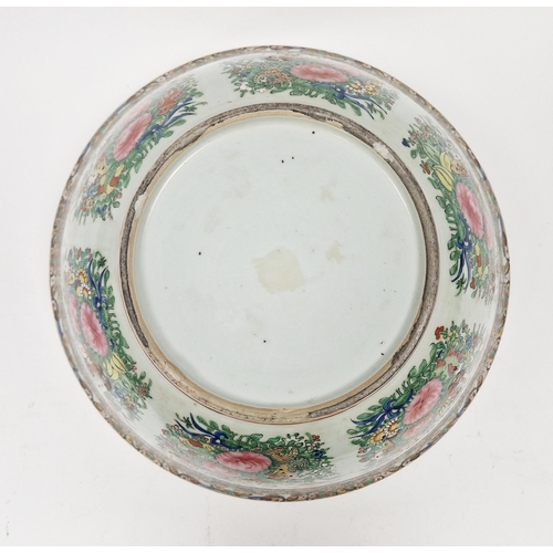 87 - Late 19th/early 20th century Chinese famille rose porcelain bowl raised on a carved wooden stand, th... 