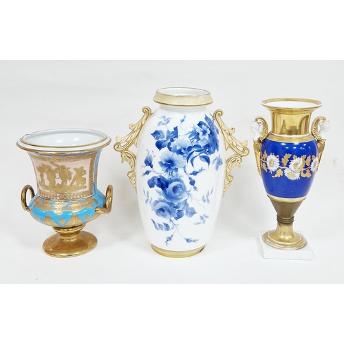 23 - Worcester (Graingers & Co) Art Nouveau vase, oviform with pierced acanthus handles, painted in blue ... 