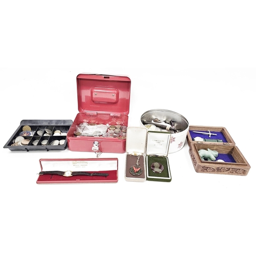 234 - Mixed collectables items including two Conway Stewart fountain pens with 14ct nib, Parker fountain p... 