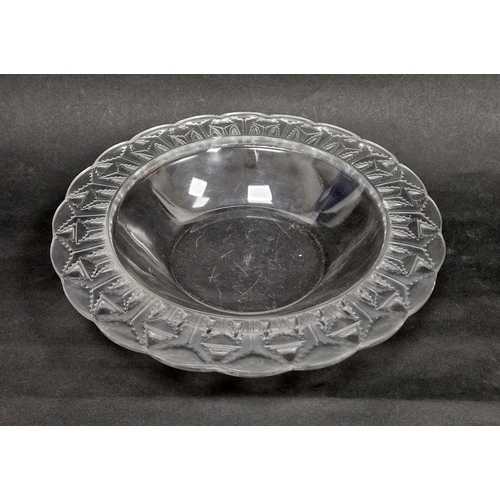 95 - A Lalique Chevreuse pattern bowl, with etched Lalique France marks, the rim moulded with serrated le... 