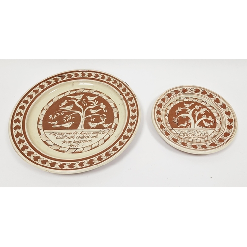 14 - Two Wharf Pottery (Mary Wondraush) slipware plates, in sizes, each decorated in cream slip with bird... 