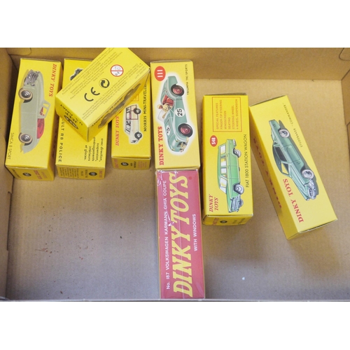 429 - Twenty-one Modern Dinky Toys by Mattel to include 2 x 593 Panneaux  de signalisation routiere, 187 V... 