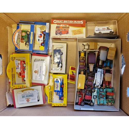 476 - Twenty seven boxed diecast vehicles and vehicle sets including Lledo the Rolls-Royce collection spec... 