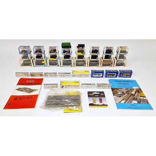 576 - Quantity of N gauge models to include Noch 36721 cows, Noch 36712 pigs, Preiser 79047, 79090, 79137,... 