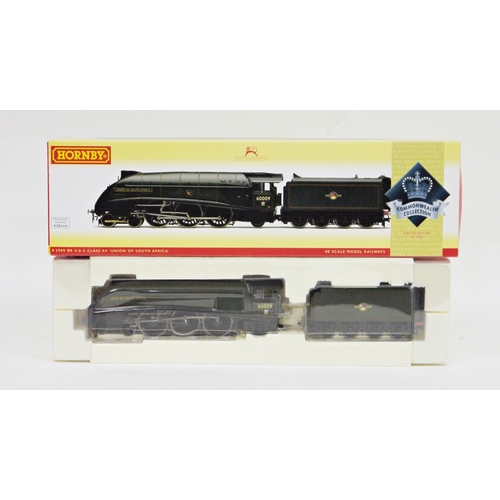 635 - Hornby model railways OO gauge locomotive R2909 BR 4-6-2 Class A4 Union of South Africa, limited edi... 