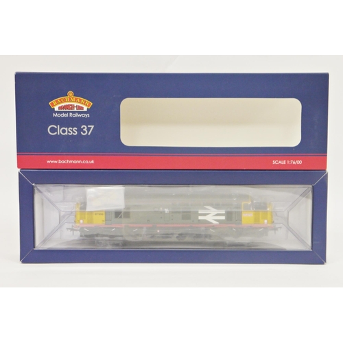 640 - Bachmann Branch-line OO gauge model railways 'Class 37 diesel 37506 rail freight red stripe ' no. 32... 