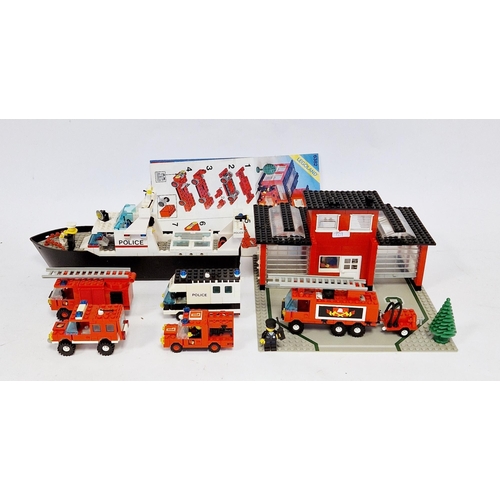 729 - Lego Legoland 1981 unboxed Lego set Fire Station No.6382 together with 1986 Mobile Command Unit No.6... 