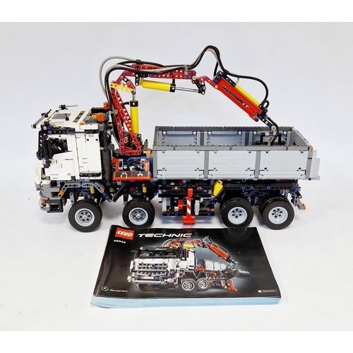 741 - Lego Technic No. 42043 Mercedes-Benz Arcos 3245 constructed Lego set with instructions (no box)