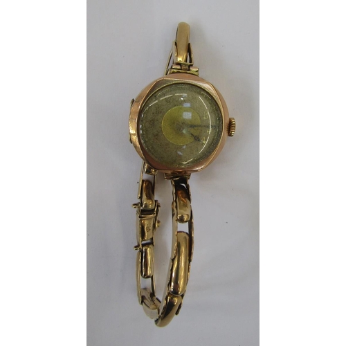 586 - Lady's 9ct gold bracelet watch, the circular dial with engine turned decoration, the movement inscri... 