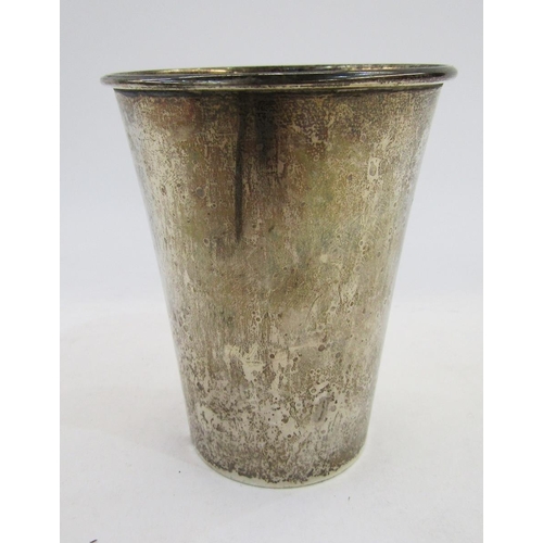 266 - George V silver beaker, London 1933, William Comyns & Son Ltd, of plain tapering form with rolled ri... 