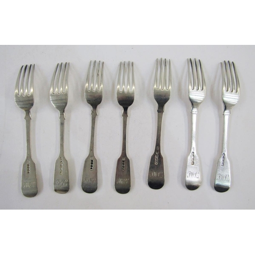 291 - Seven George lV and Victorian fiddle pattern table forks, various dates 10.5ozt approx