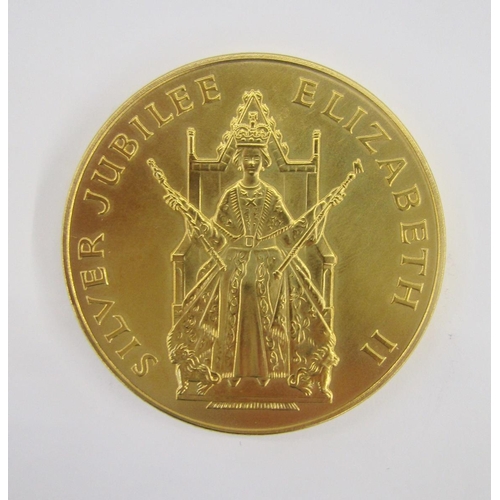 115 - 1977 Royal Mint official Bronze Gilt, jubilee medallion to commemorate the silver jubilee of Her Maj... 