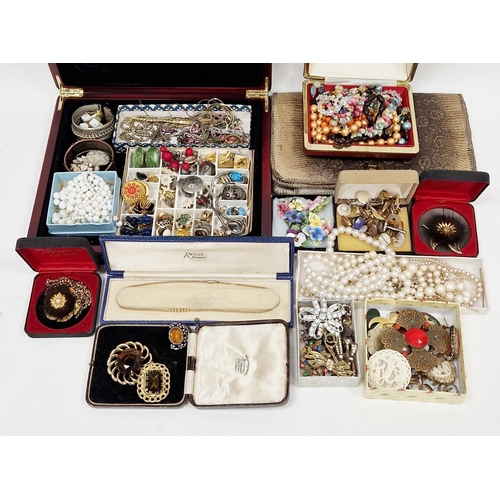 220 - Collection of costume jewellery including necklaces, earrings, bangles, beads, simulated pearls, vin... 