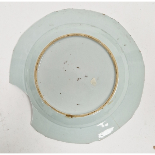 124 - Chinese porcelain blue and white plate, four-character Kangxi mark, possibly 19th century, painted w... 