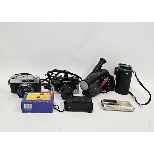 179 - Collection of camera and equipment including Konica Auto S2 camera, Minolta SRT101b camera, cased Ma... 