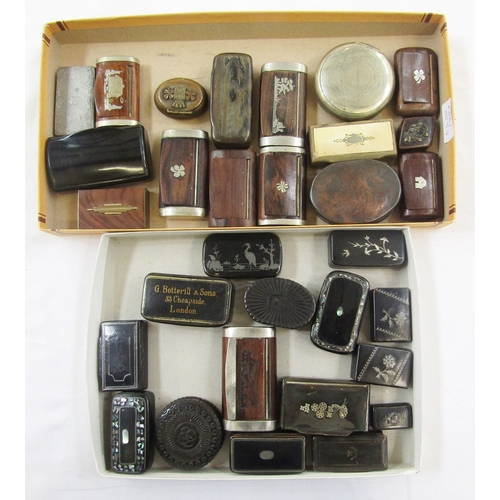 110 - Collection of snuff boxes including papiermache, horn, carved wooden, silver plated and other metals... 