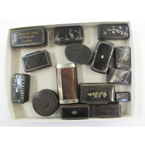110 - Collection of snuff boxes including papiermache, horn, carved wooden, silver plated and other metals... 