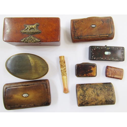 114 - Various snuff boxes to include a small tortoiseshell example, burrwood, horn and others of various s... 
