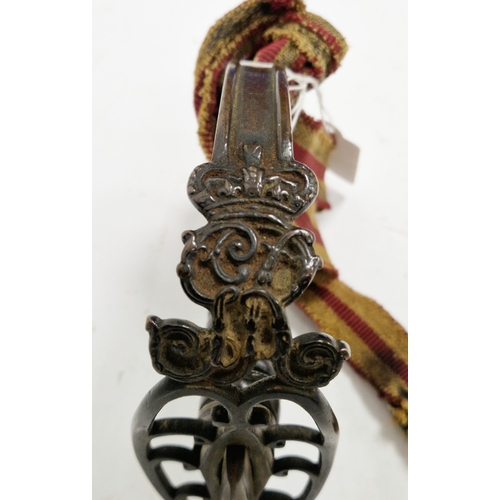 164 - British 1803 pattern infantry flank officer's sword by Osborn & Gunby, etched foliate decoration thr... 