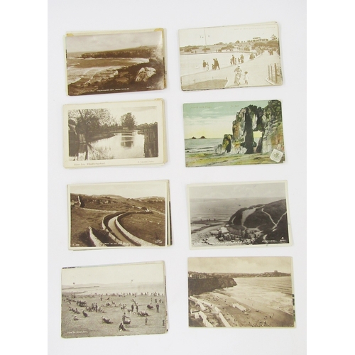 82 - Quantity of postcards including PHQ cards 1980 and later, in albums, topographical scenes of London,... 
