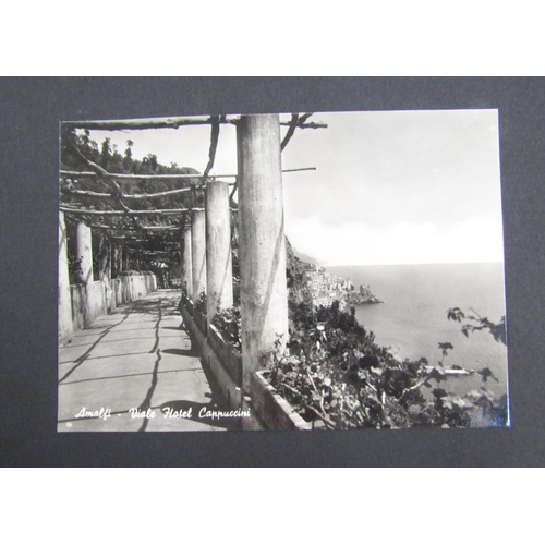 88 - Quantity of early 20th century and later postcards, mostly topographical interest, most in albums, i... 