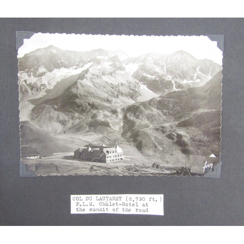 88 - Quantity of early 20th century and later postcards, mostly topographical interest, most in albums, i... 