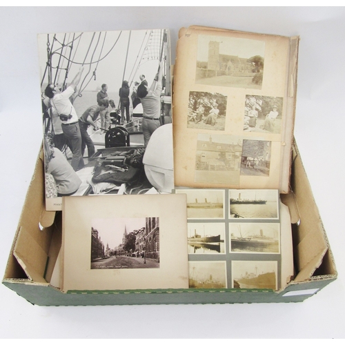 97 - Quantity of assorted ephemera including large photograph album, late 19th/early 20th century black a... 