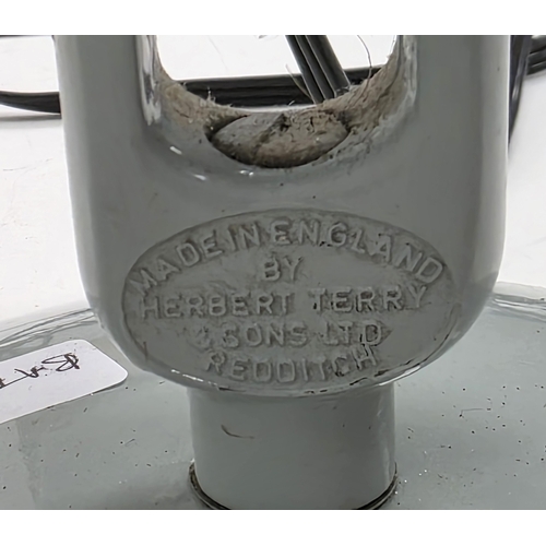 224 - Mid-century Herbert Terry & Sons model 90 anglepoise desk lamp, finished in a grey, on a circular we... 