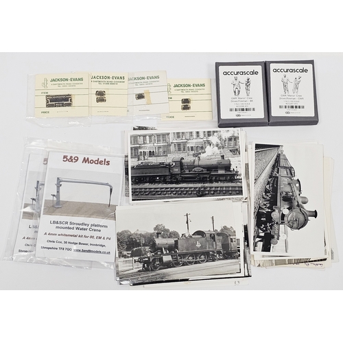 226 - Collection of steam train locomotive postcards and photographs, mainly black and white dating from t... 