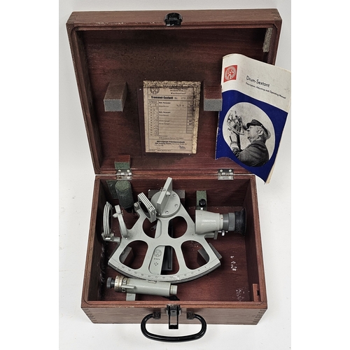 227 - Mid-century Freiberger Prazisionsmechanik Drum Sextant made in the German Democratic Republic (GDR) ... 