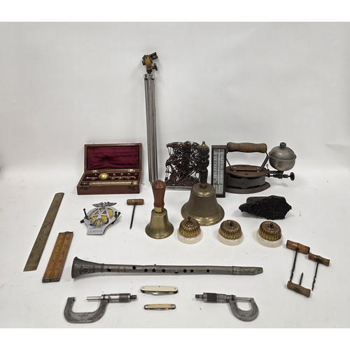 237 - Mixed lot of collectables including set of early 20th century postal scales and weights, two hand be... 