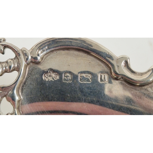 319 - Silver comport by Elkington & Co, Birmingham 1919, of shaped circular form with pierced border, on p... 