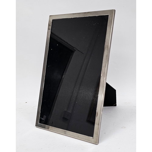 352A - Elizabeth II silver photograph frame of rectangular form, hallmarked Birmingham 1971 by Sanders and ... 