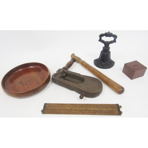 136 - Victorian Archibald Kendrick & Sons cast iron doorstop stamped 466, 20cm high together with early 20... 