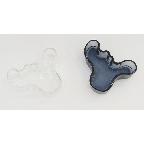 100 - Alvar Aalto Iitalia Savoy glass shallow bowl in blue, and another in clear glass, 13.5cm wide x 3.5c... 