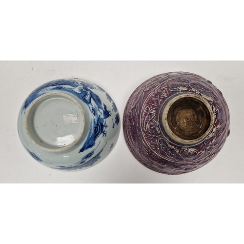 119 - Chinese export porcelain blue and white bowl, late 18th/early 19th century, painted with figures bef... 