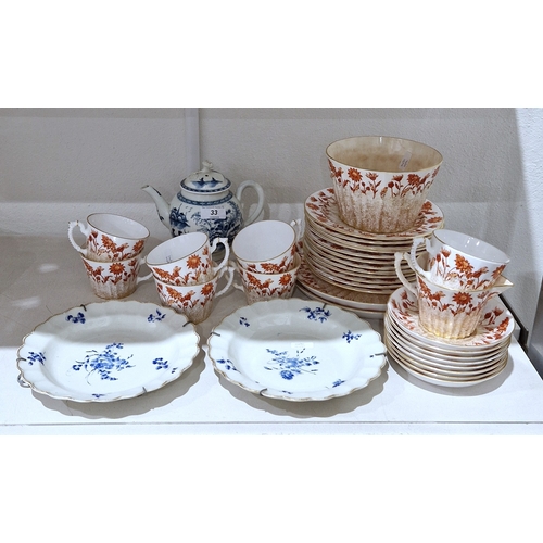 33 - Worcester porcelain blue and white teapot and cover, circa 1775, blue open crescent mark, painted wi... 