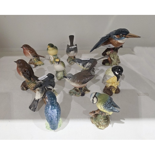 90 - Collection of Beswick pottery models of birds including a white throat bluetit, a goldcrest, robins,... 