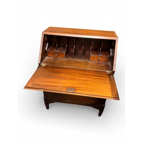 19 - Mahogany Bureau with Three Drawers and Drop-Front – 101cm x 76cm x 43cm