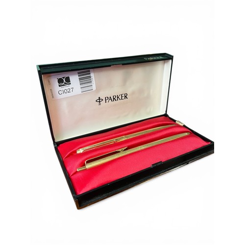 71 - Pair of Parker Ballpoint Pens - 10 cm x 17 cm