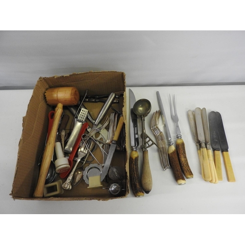 542 - Box of cutlery, carving set etc