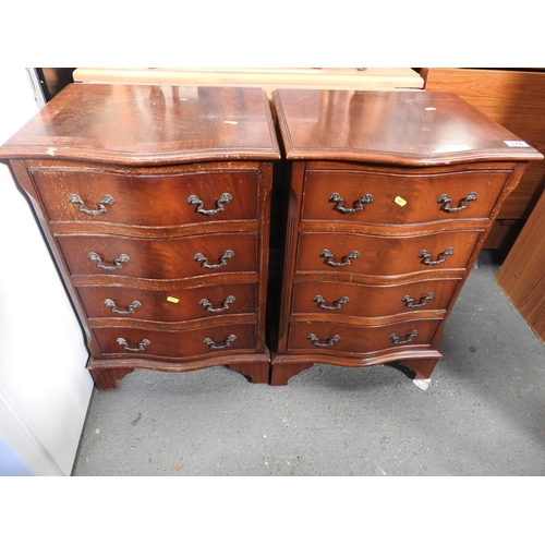 378 - Pair of small bow front four drawer chest of drawers - 19x 16x 28