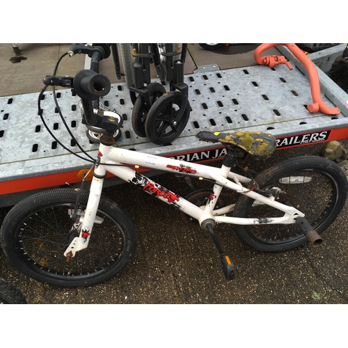 157C - Apollo Force boys BMX bike