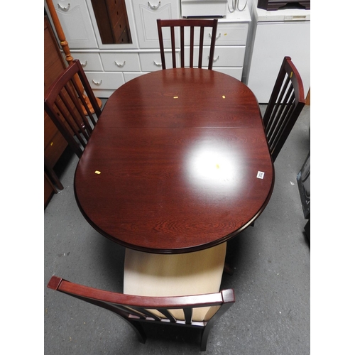 252 - Extending dining table and 4x matching chairs